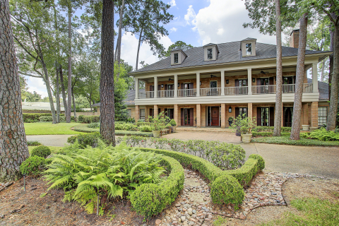 3739 Knollwood Street